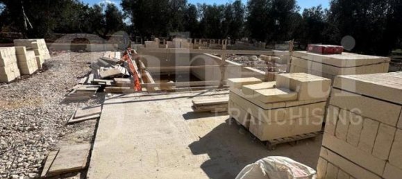 Вилла с 4 комнатами в Остуни, Италия № 80192 8