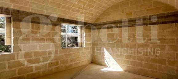 Вилла с 4 комнатами в Остуни, Италия № 80192 4