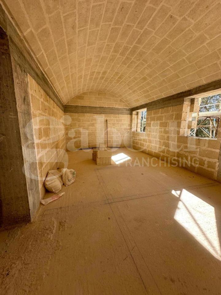 Вилла с 4 комнатами в Остуни, Италия № 80192