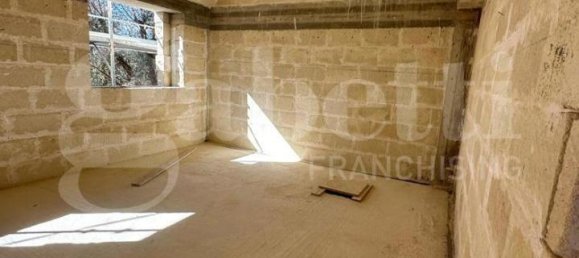 Вилла с 4 комнатами в Остуни, Италия № 80192 5