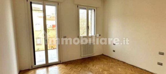 4 bedrooms Apartment in Ferrara, Italy No. 310739 9