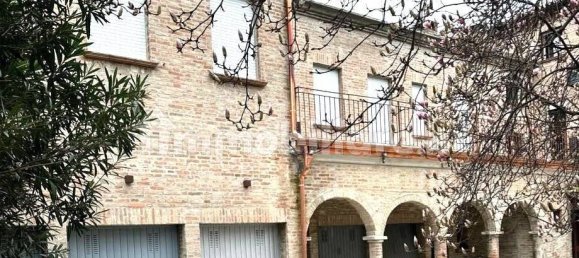 4 bedrooms Apartment in Ferrara, Italy No. 310739 23