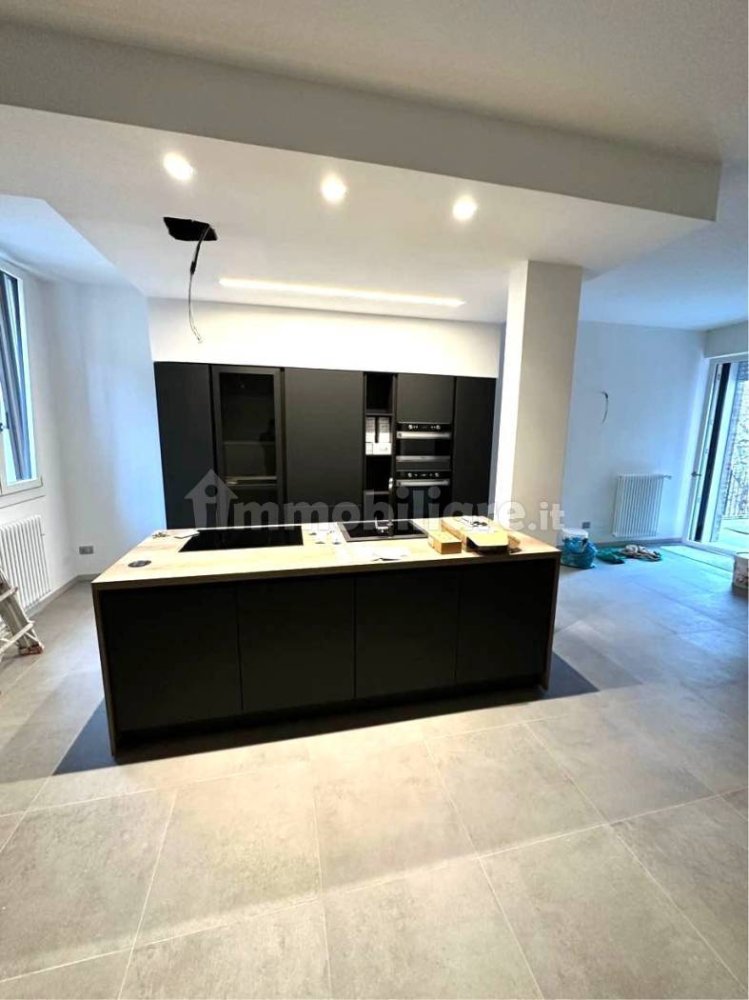 4 bedrooms Apartment in Ferrara, Italy No. 310739