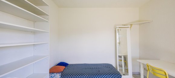 Studio in Grenoble, France No. 275590 6