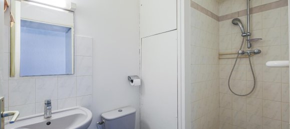 Studio in Grenoble, France No. 275590 7