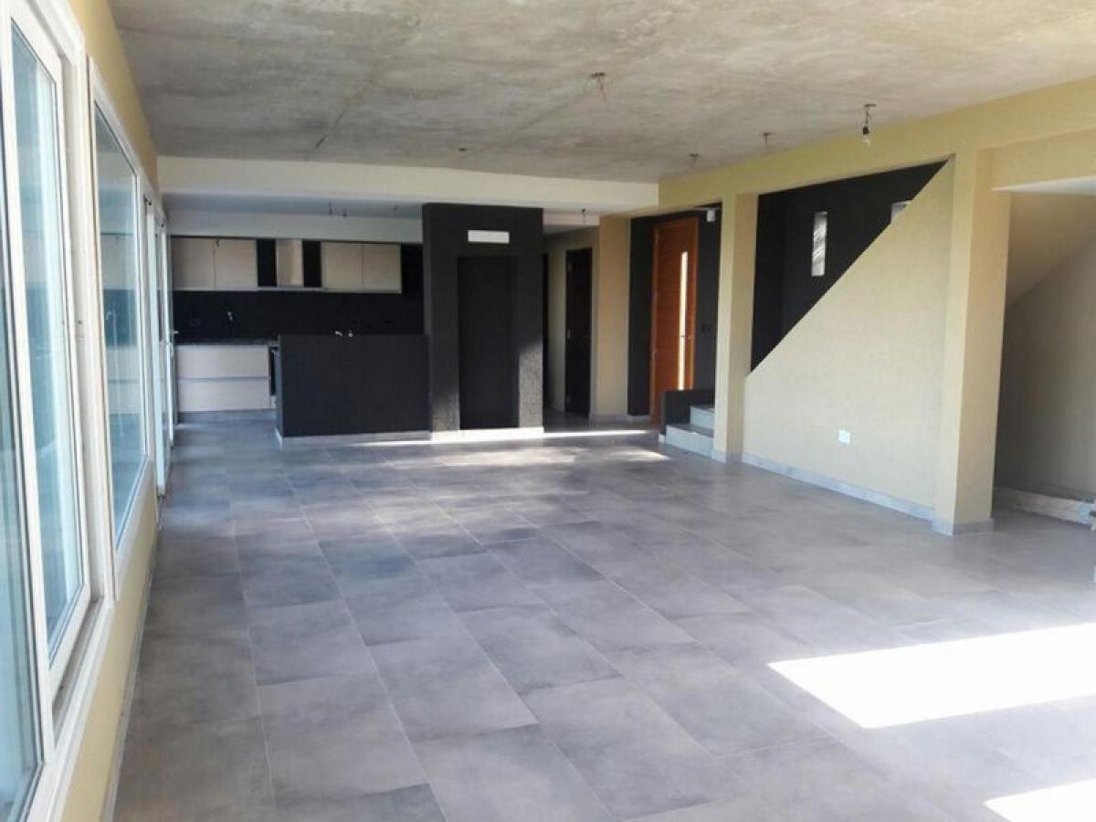 Дом с 3 спальнями в Эскобар, Аргентина № 66853