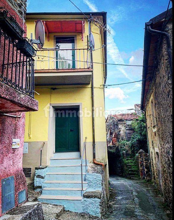 2 bedrooms House in Aulla, Italy No. 355242