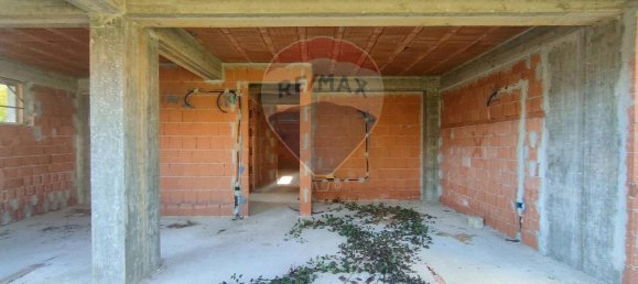 7 rooms Villa in L'Aquila, Italy No. 68099 2