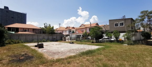 472m² Commercial property in Pattaya, Thailand No. 1686 4