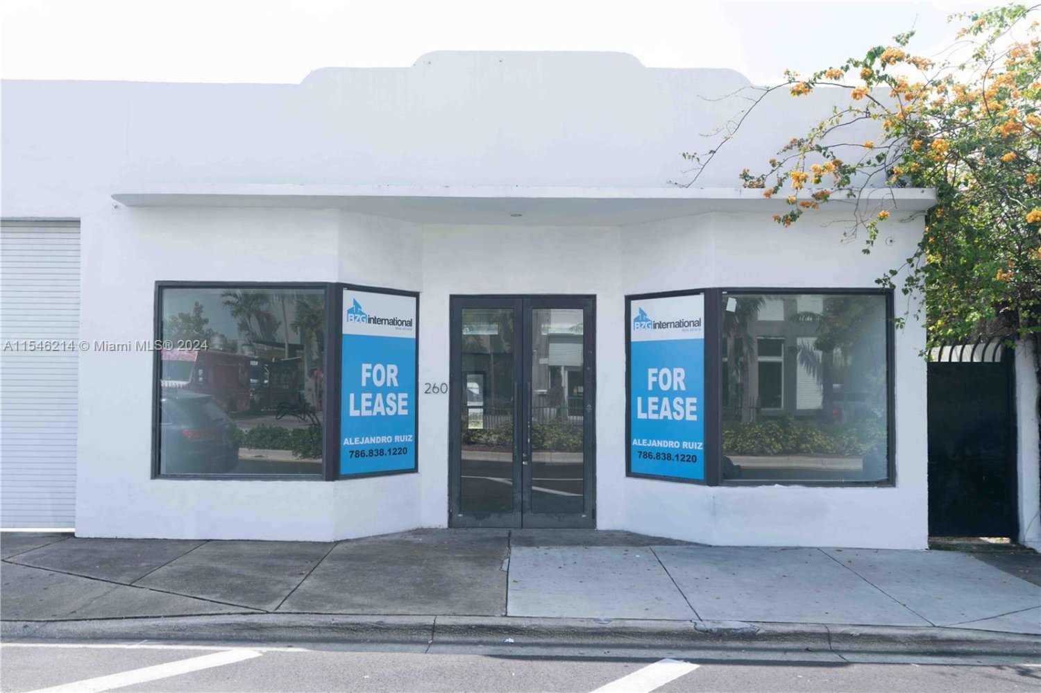 tienda en alquiler en Miami, Miami-Dade, Florida, USA № 613545