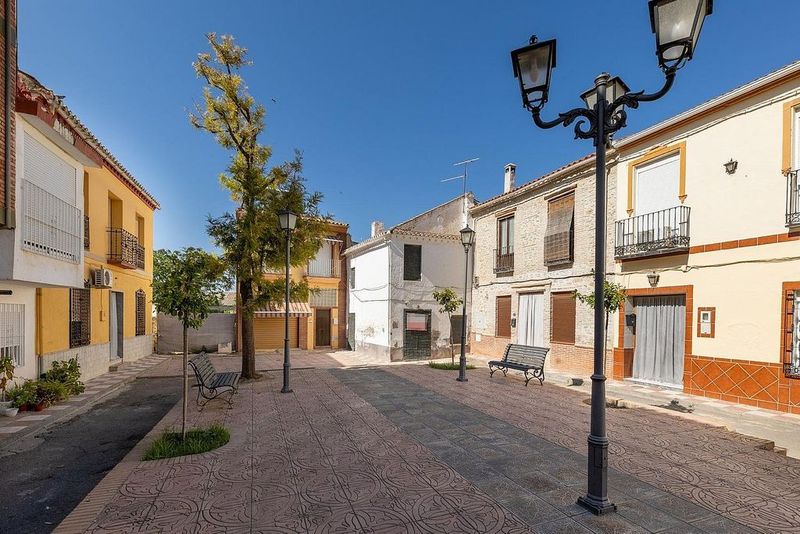 Adosado de 4 dormitorios en Granada, Spain No. 228395