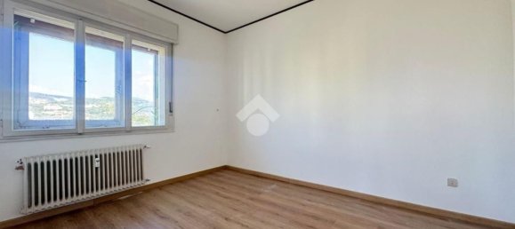 3 غرف نوم شقة في Trieste, Italy رقم 312411 13