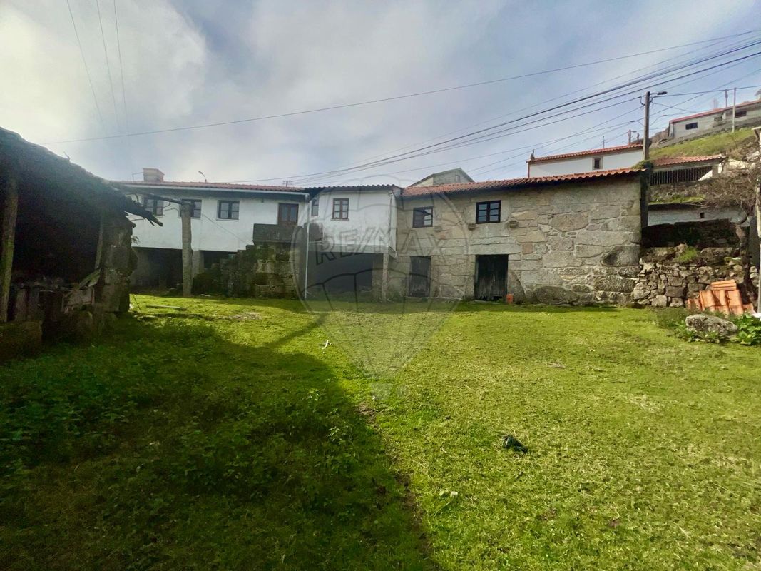 Casa de 3 dormitorios en Ponte da Barca, Portugal No. 17867