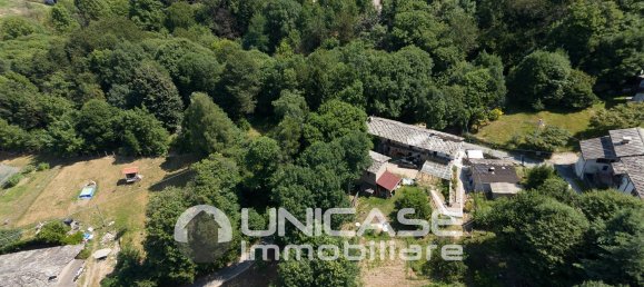 Casa de 3 habitaciónes en Barge, Italy No. 269350 2