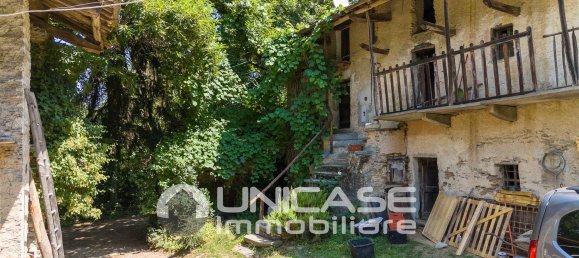 Casa de 3 habitaciónes en Barge, Italy No. 269350 4