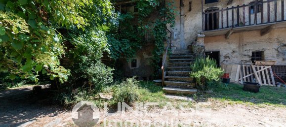 Casa de 3 habitaciónes en Barge, Italy No. 269350 29
