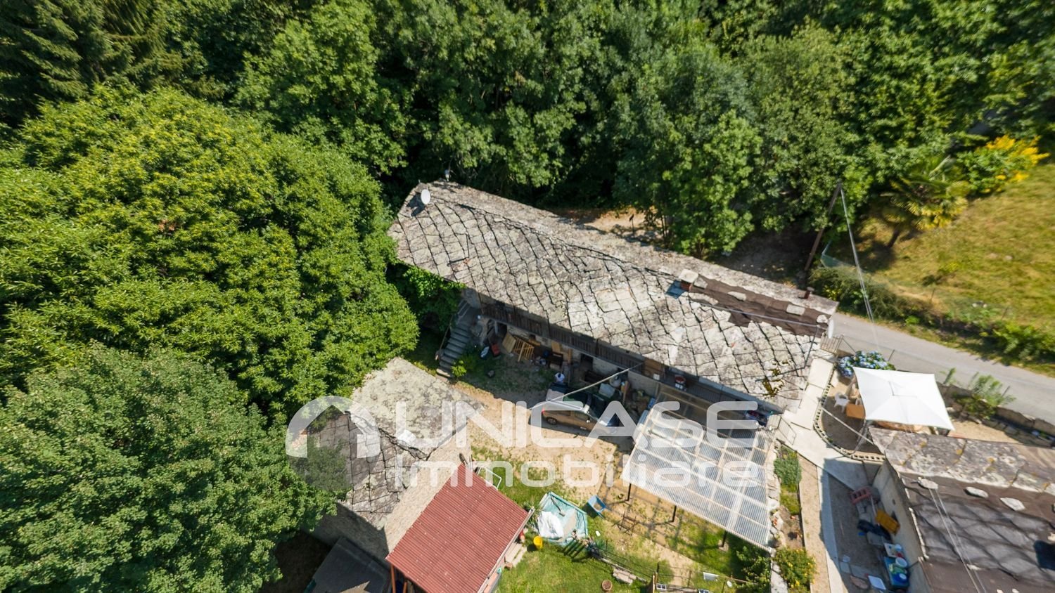 Casa de 3 habitaciónes en Barge, Italy No. 269350