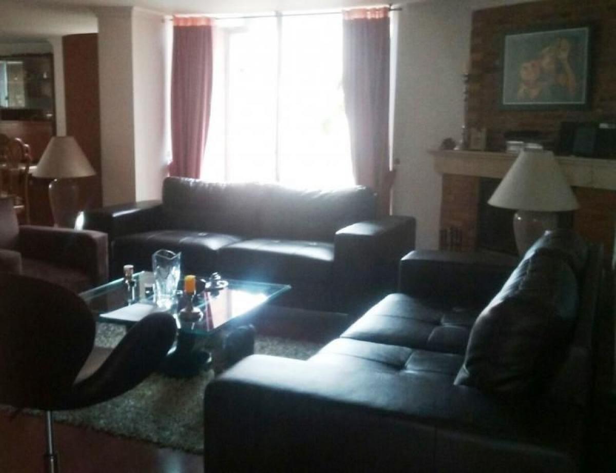 Casa de 3 dormitorios en Bogotá, Colombia No. 9990