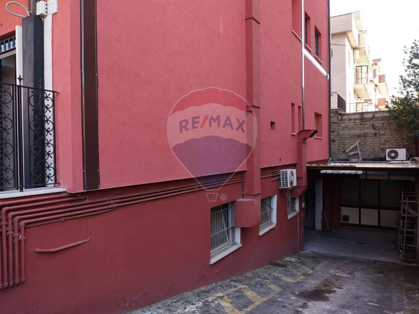 Propiedad comercial de 1 habitación en Rome, Italy No. 54915