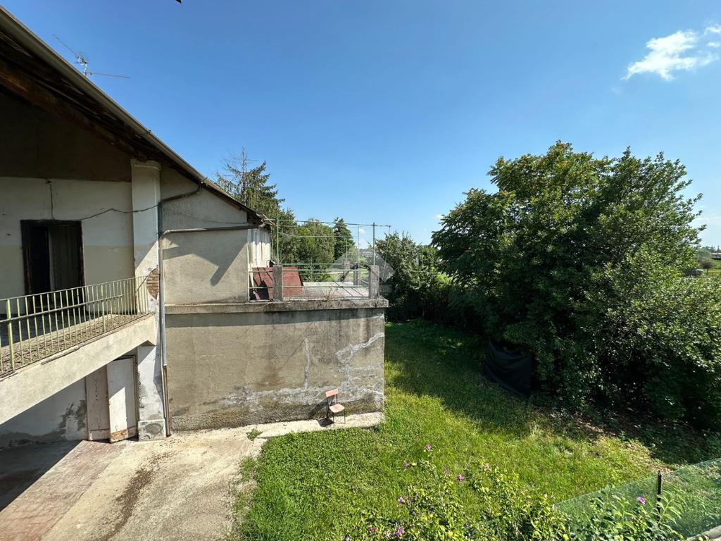 4 chambres Maison à Palazzolo sull'Oglio, Italy No. 305652