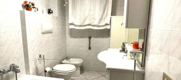 3 rooms Apartment in Empoli, Italy No. 64319 7