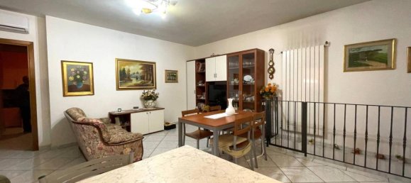 3 rooms Apartment in Empoli, Italy No. 64319 4