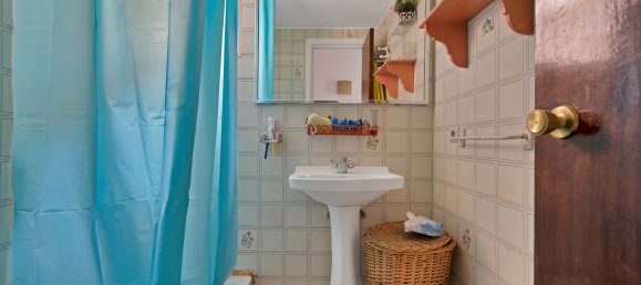 Apartamento de 3 dormitorios en Marbella, Spain No. 139871 8