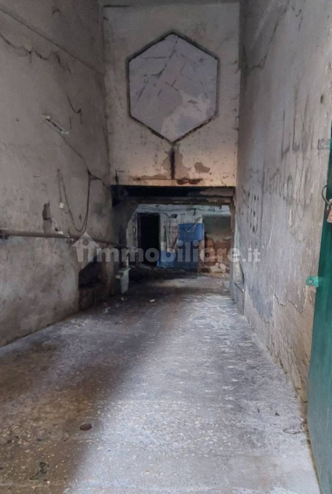 1-Zimmer Lagerhaus in Naples, Italy, Nr. 281066