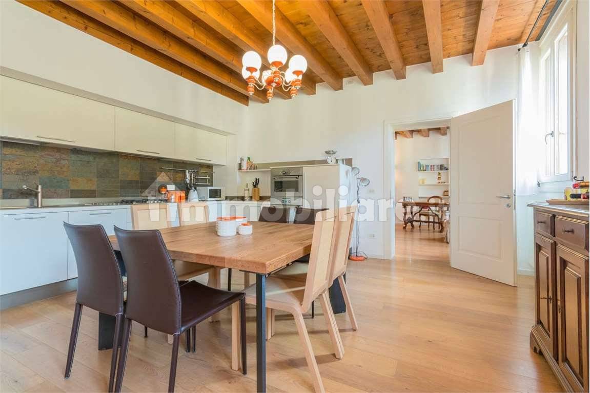 Apartamento de 2 dormitorios en Vittorio Veneto, Italy No. 221773