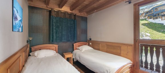 3 bedrooms Apartment in Les Belleville, France No. 586 7