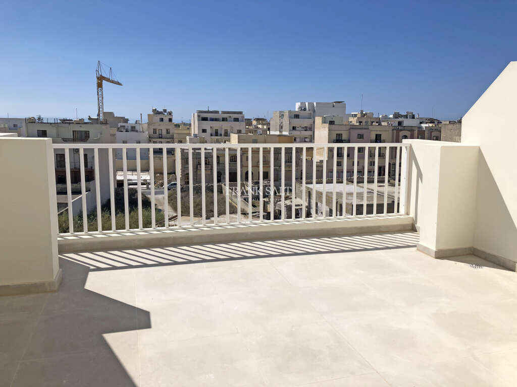 3 bedrooms Penthouse in Zurrieq, Malta No. 11571