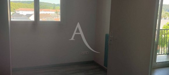 3 bedrooms Apartment in Soissons, France No. 81503 9