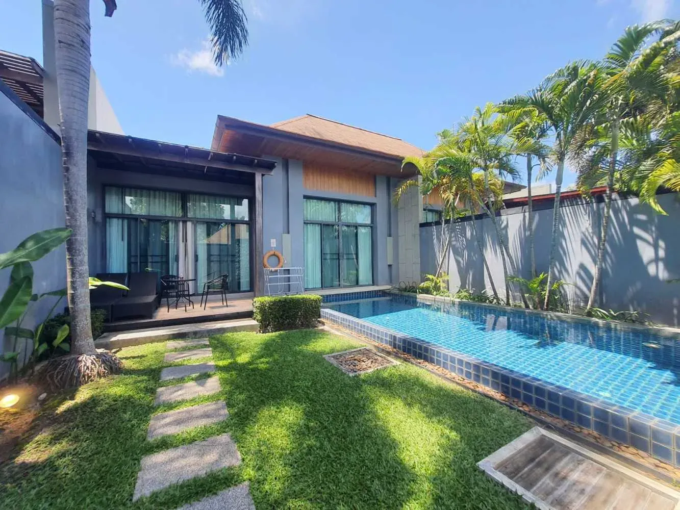 2 bedrooms House for sale in Nai Harn Beach, Phuket, Southern Thailand, Thailand № 80068