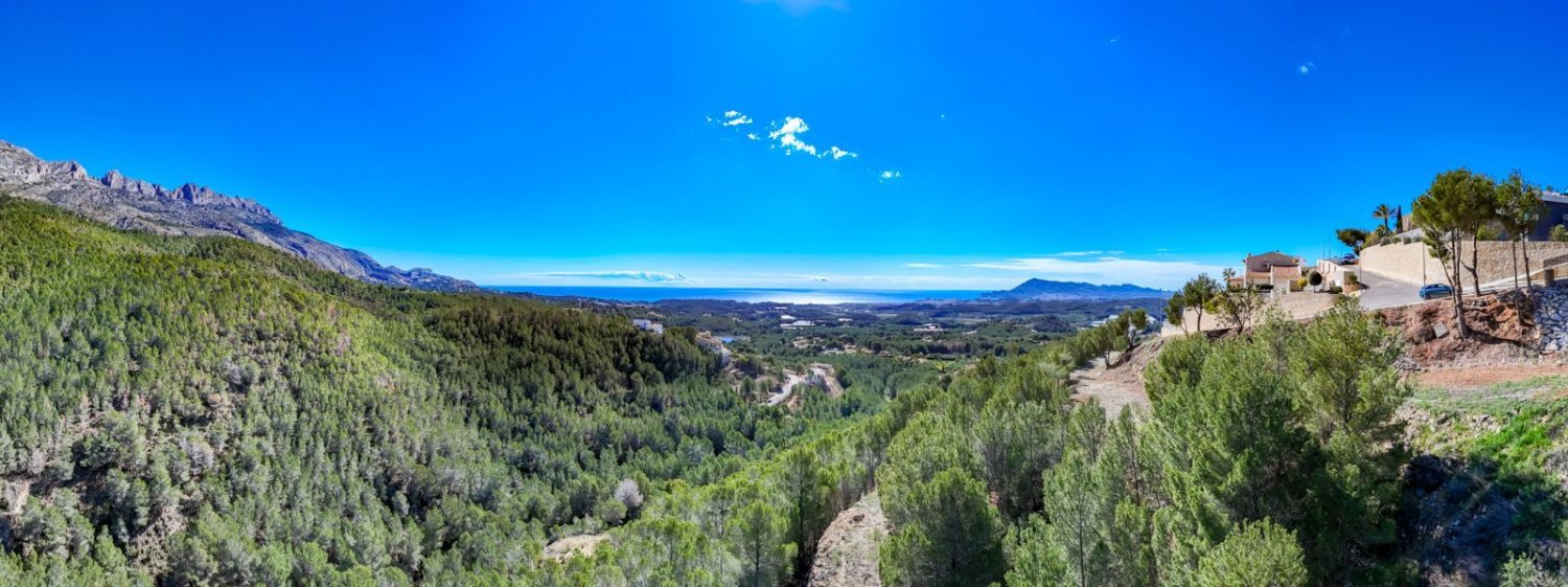  قطعة أرض في Callosa D'en Sarria, Spain رقم 135704