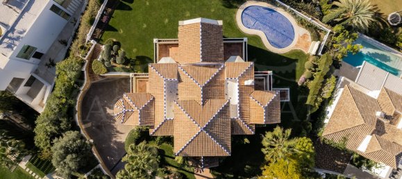 5 bedrooms Villa in Malaga, Spain No. 89234 10