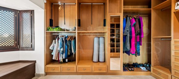 5 bedrooms Villa in Malaga, Spain No. 89234 24