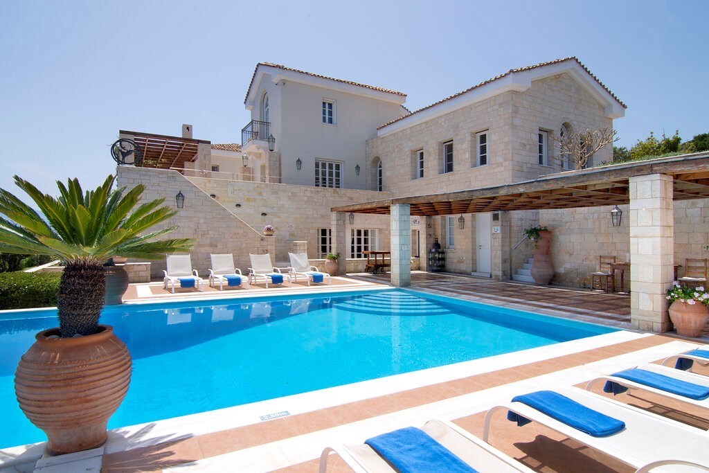 Villa in Agios Nikolaos, Greece 1200m², Nr. 3113