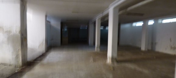 660m² Commercial property in Augusta, Italy No. 66605 3