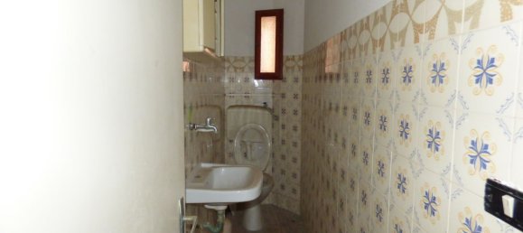 660m² Commercial property in Augusta, Italy No. 66605 8