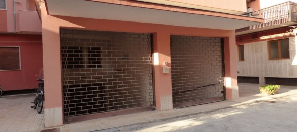 660m² Commercial property in Augusta, Italy No. 66605 7