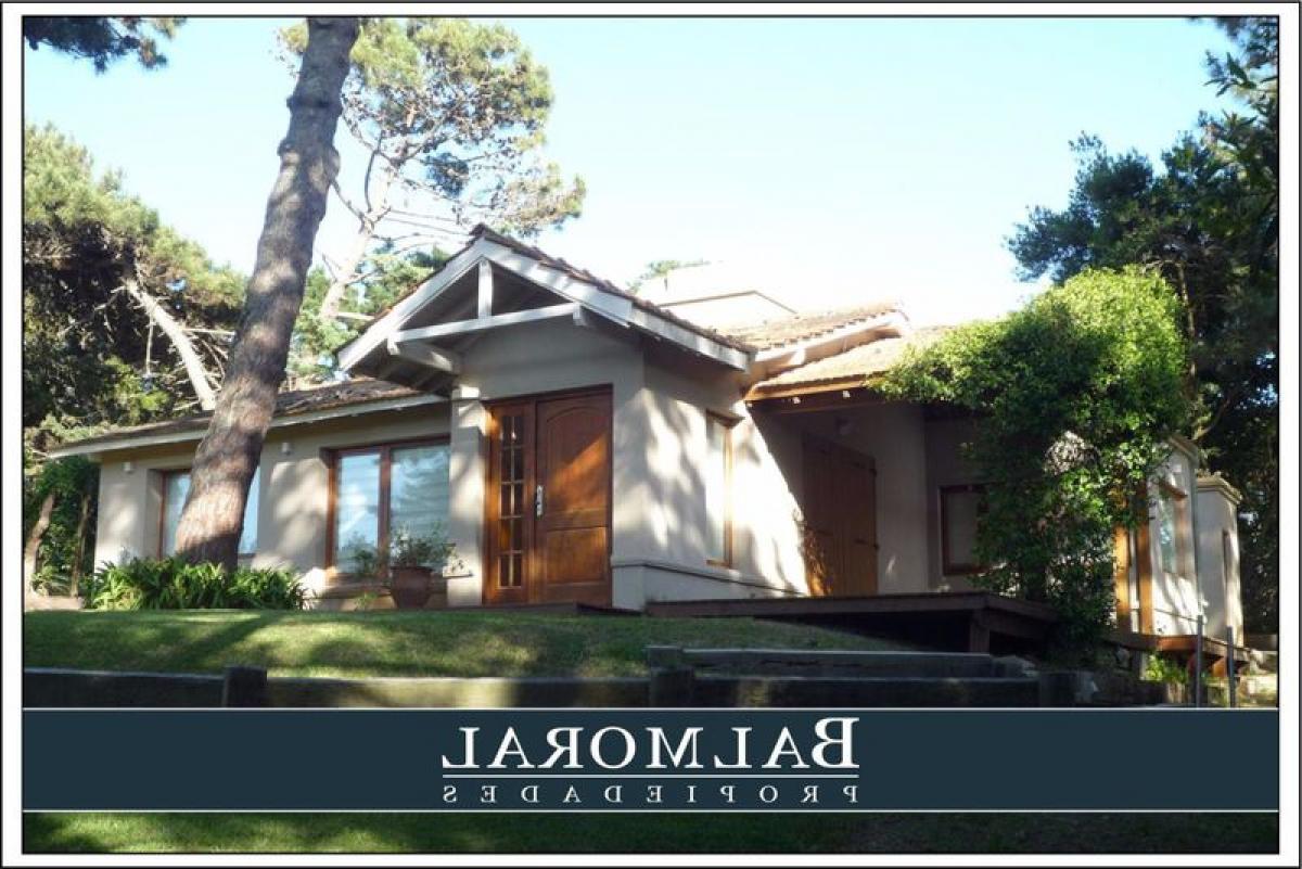 2 bedrooms House in Mar del Plata, Argentina No. 91691