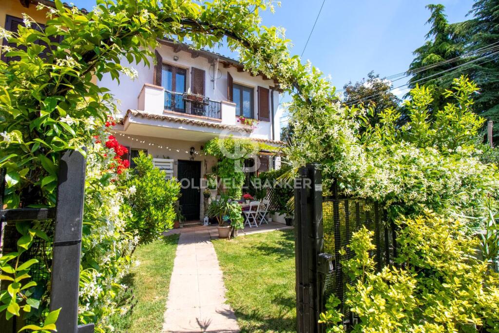 2 bedrooms Townhouse in Mezzanino, Italy No. 320293