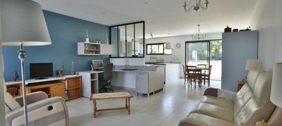 4 bedrooms House in Maine-et-Loire, France No. 333119 2