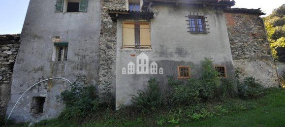 2 bedrooms House in Cuorgnè, Italy No. 128794 18