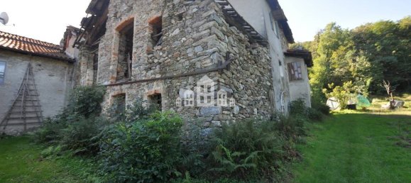 2 bedrooms House in Cuorgnè, Italy No. 128794 20