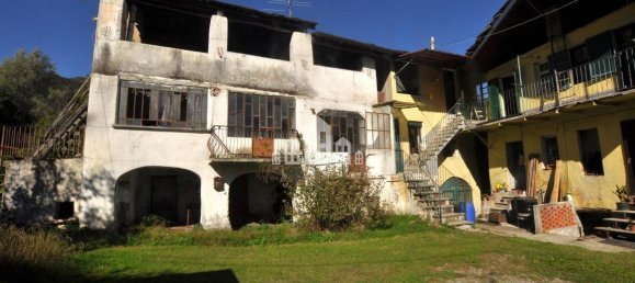 2 bedrooms House in Cuorgnè, Italy No. 128794 24
