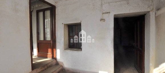 2 bedrooms House in Cuorgnè, Italy No. 128794 7