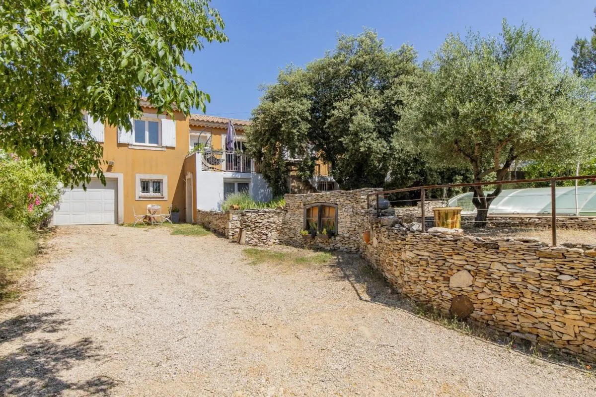3 bedrooms House in Uzes, France No. 350025