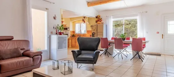 3 bedrooms House in Uzes, France No. 350025 5