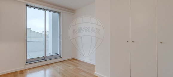 Квартира с 3 спальнями в Матозиньюш, Португалия № 113492 19